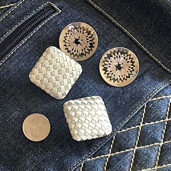 Silver tone vintage square and round clip on earrings - Picture 1 of 2